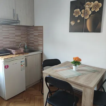 Ξενοδοχείο με διαμερίσματα Cair Doplata Za Bazen *